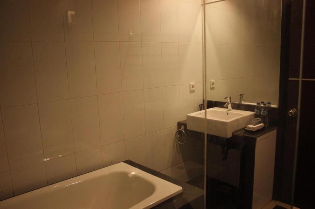 Travello Hotel Manado Exteriér fotografie